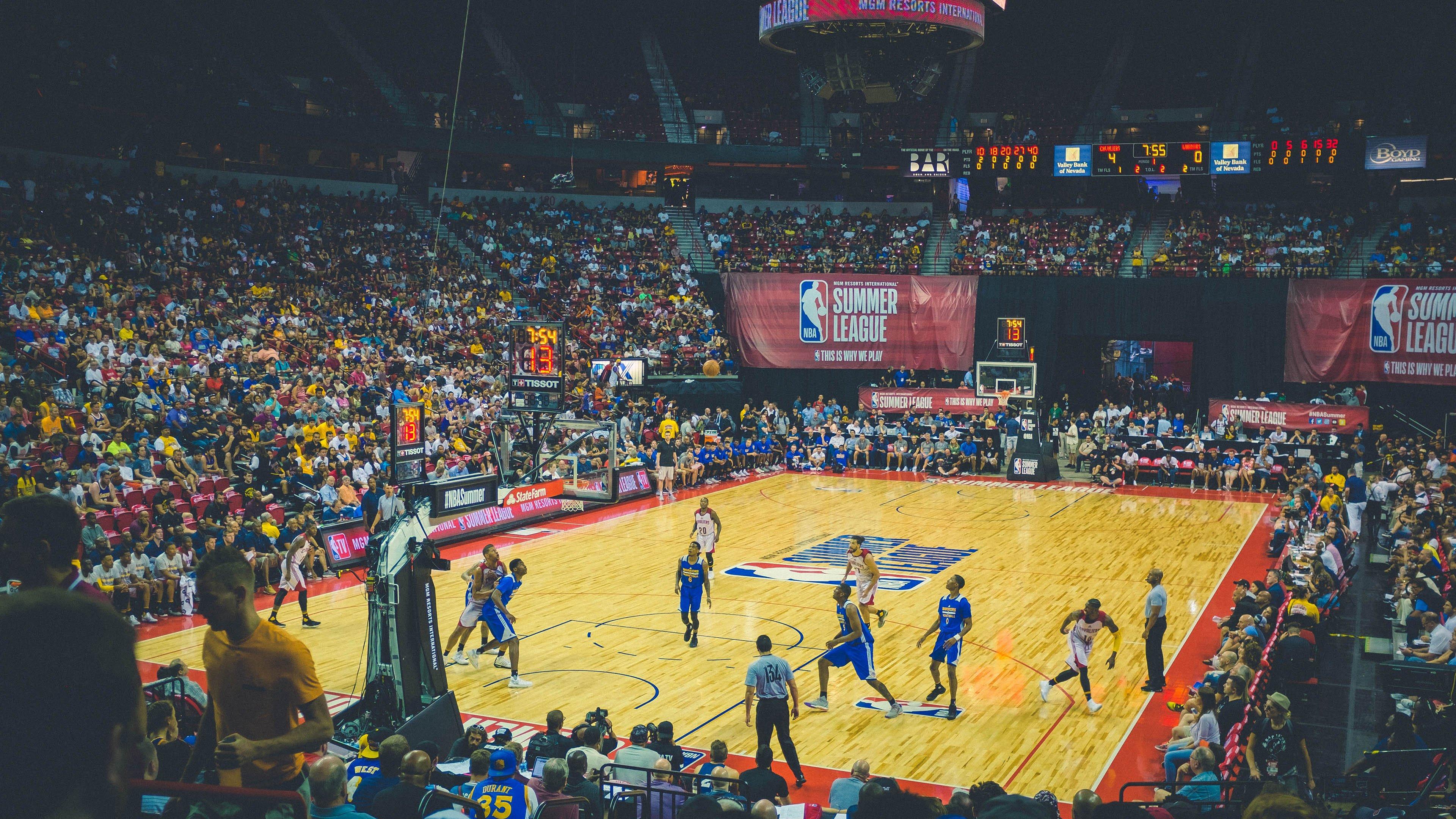 什琴斯尼谈角色转变，自豪担任替补，全力助推霍安领军新时代